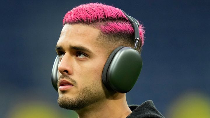 ピンク髪をやめた理由をブラジル代表ヤン・コウトが説明 「要請された、薄汚いと…」