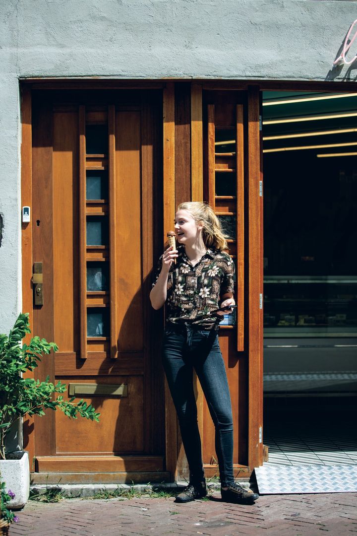 ユニクロの白Tは万国共通の夏アイテム！ 【海外のおしゃれさんの一週間コーデ】