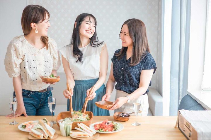 大皿料理ならまだしも、個別のメニューを直接シェアするのがイヤな人の意見とは