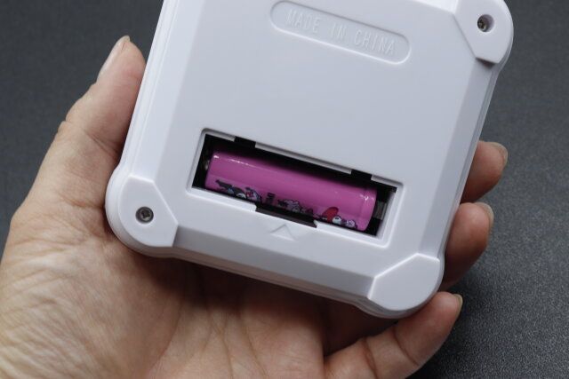 キャンドゥ ソーラー式 回転台 白色 電池ボックス