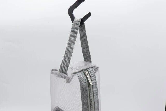 セリア お出かけ メッシュメイクポーチ 吊るす