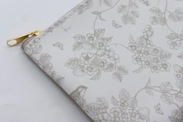 セリア ポーチ特集 合皮フラットポーチ トワルドジュイ風デザイン