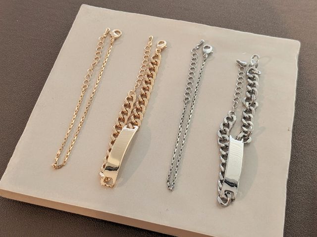 ゴールドとシルバーのチェーンブレスレット