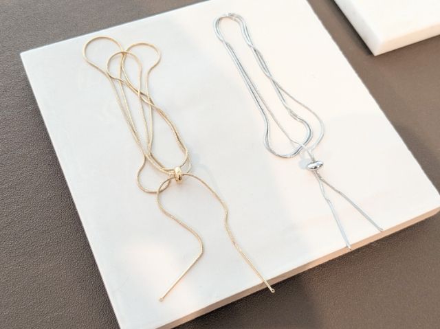 GUの2本のチェーンが重なり合ったネックレス