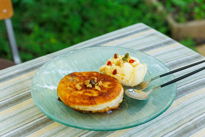 京都・大原の里のリバーサイドカフェ「somushi ohara」で、オーガニックのランチやスイーツを