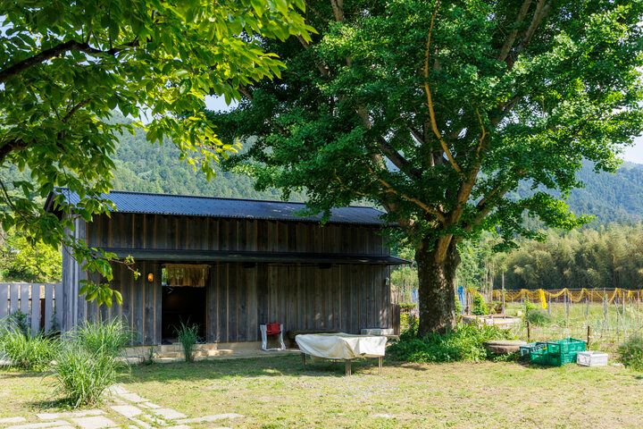 京都・大原の里のリバーサイドカフェ「somushi ohara」で、オーガニックのランチやスイーツを