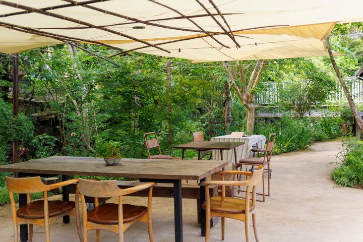 京都・大原の里のリバーサイドカフェ「somushi ohara」で、オーガニックのランチやスイーツを