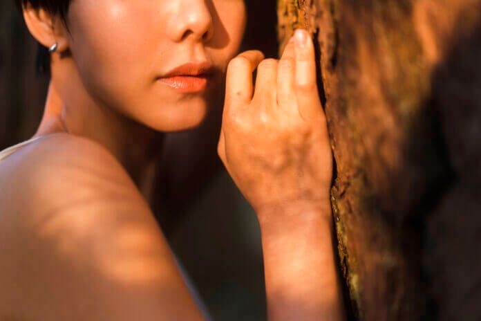 心の不倫は普通の不倫とどこが違う？ 特徴やリスクもご紹介