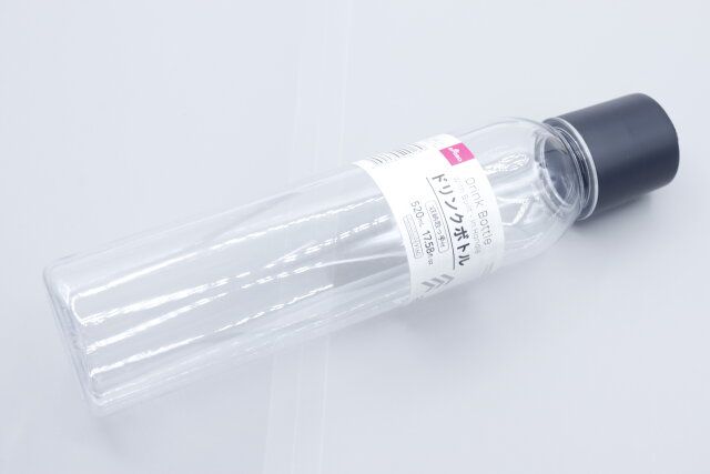 ダイソー ドリンクボトル 収納取っ手付 パッケージ