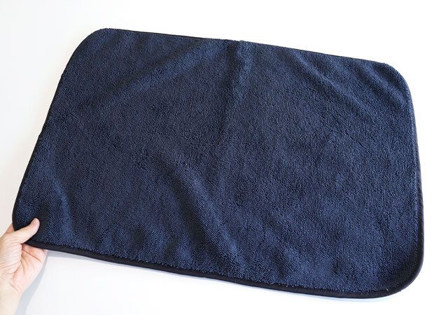 ダイソーの足が喜ぶバスマット（強撚パイル、リバーシブル、大きいサイズ）