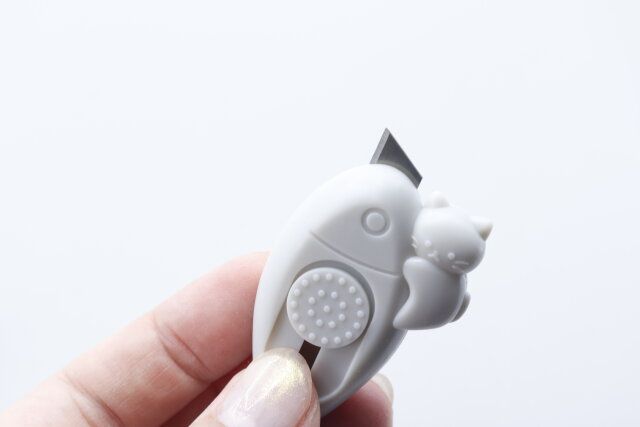 ダイソー ミニカッター（さかなとねこ、マグネット付） ロック機能