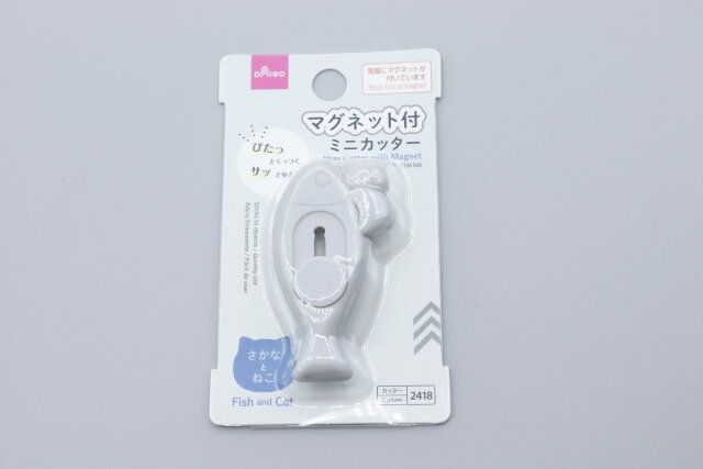 ダイソー ミニカッター（さかなとねこ、マグネット付） パッケージ