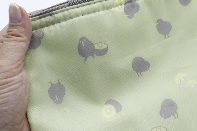 セリアの可愛いトート型ランチバッグ大 キウイ