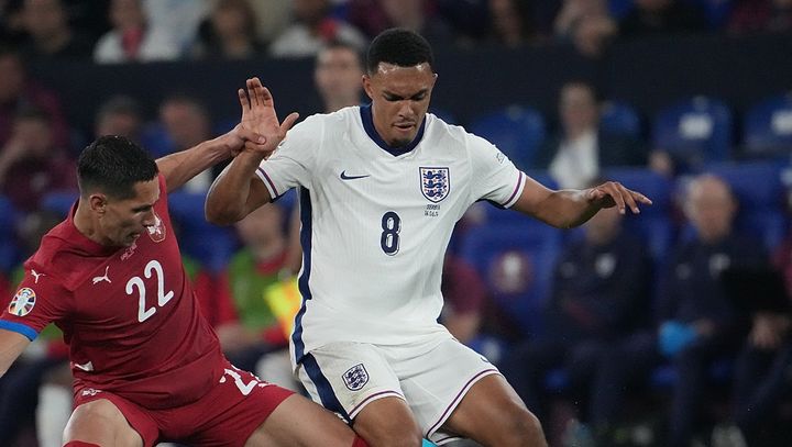 EUROイングランド代表のアーノルド中盤起用、元天才MFセスクはこう思った