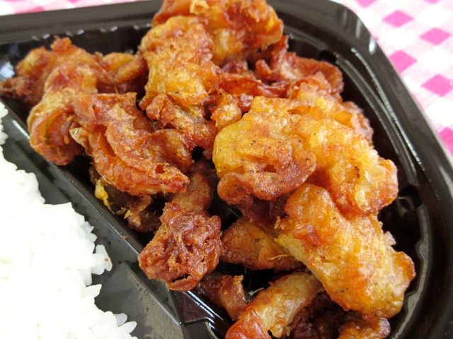 ドアップのフライドチキンの皮