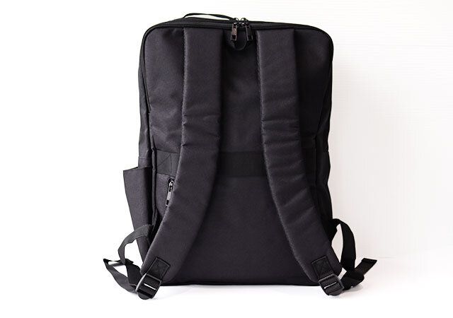 バックパック 背面
