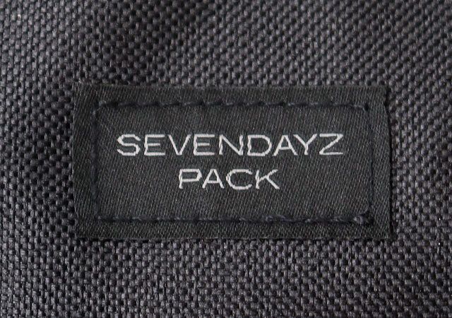 バックパック ブランドロゴ