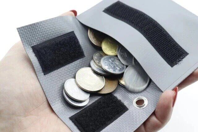 ダイソーのアウトドアやフェスに使えるマルチケース グレー