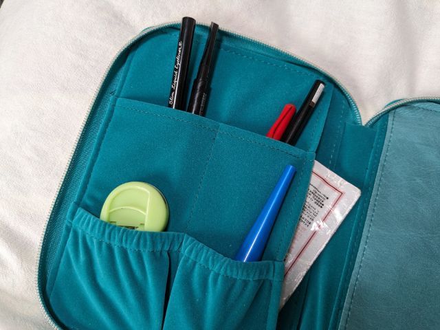 ペンケースのポケット