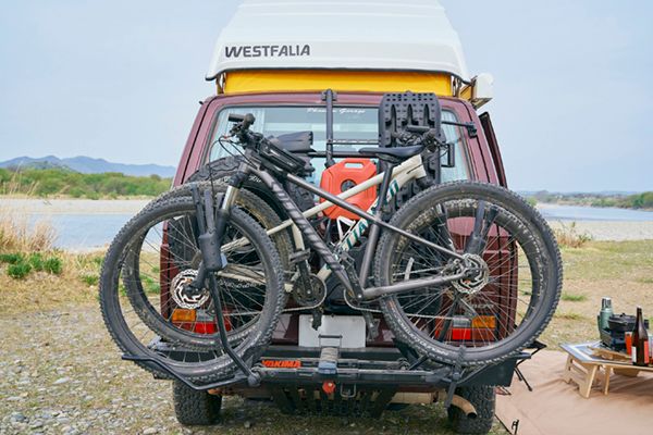 30年前の車で車中泊!?上級キャンパーのキャンプ術が凄すぎた…！