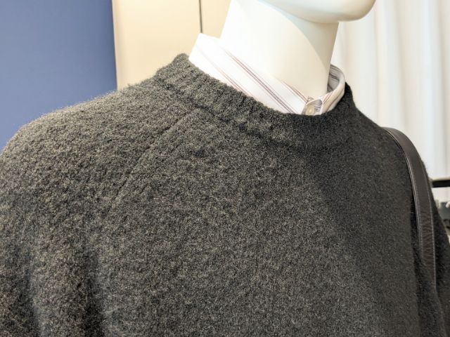 ブラッシーニットクルーネックセーター