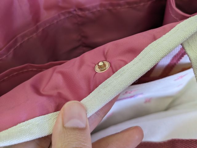 開閉しやすいスナップボタン