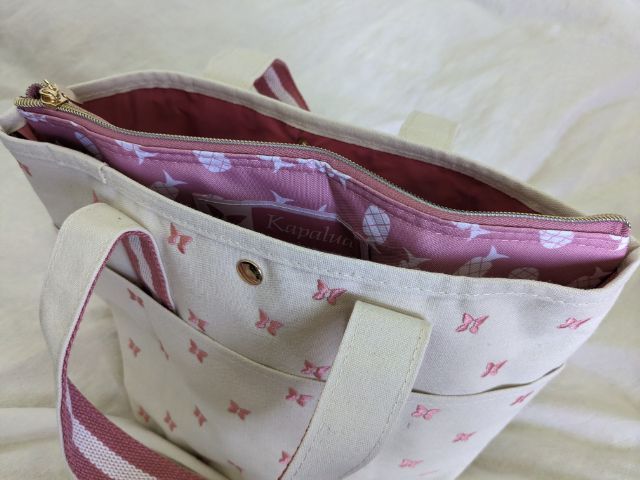 ランチトートに保冷ポーチを入れる