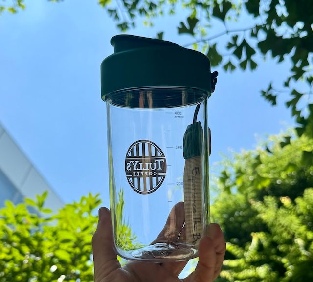 トライタンボトルを横から見た写真