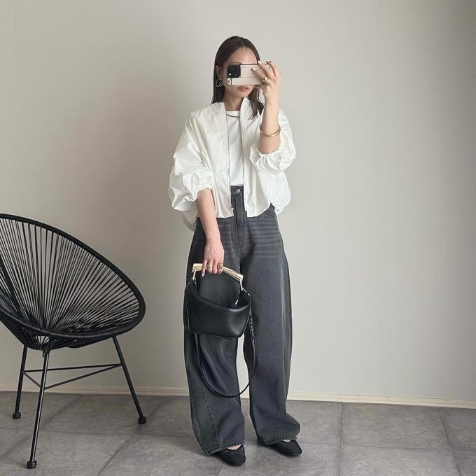 バルーンブルゾン×しまむらのグレーの「カーブデニムパンツ」