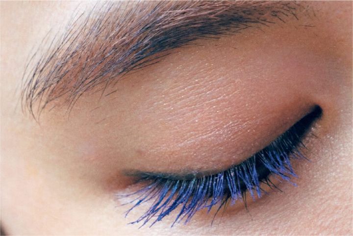 HOW TO MAKE-UP ブルーマスカラ