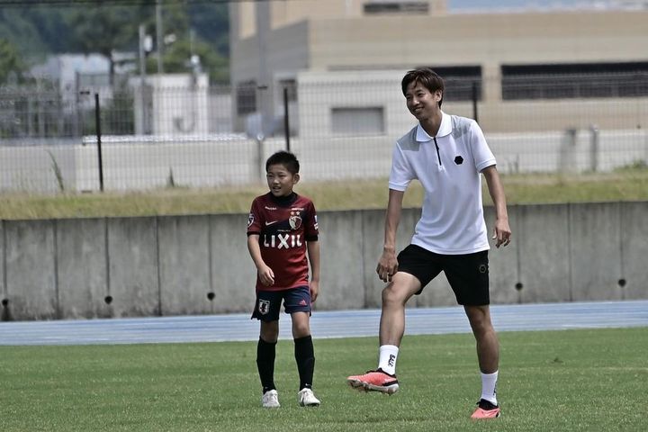 奥川雅也、地元でのサッカー交流会で子供たちに伝えた「楽しさと身近さ」の意義とは。「それを忘れずに続けていれば…」