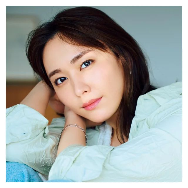 【新垣結衣さん特集】主演映画『違国日記』公開中。約20年の俳優としてのキャリアを経て思う「自分らしさの見つけ方」_2