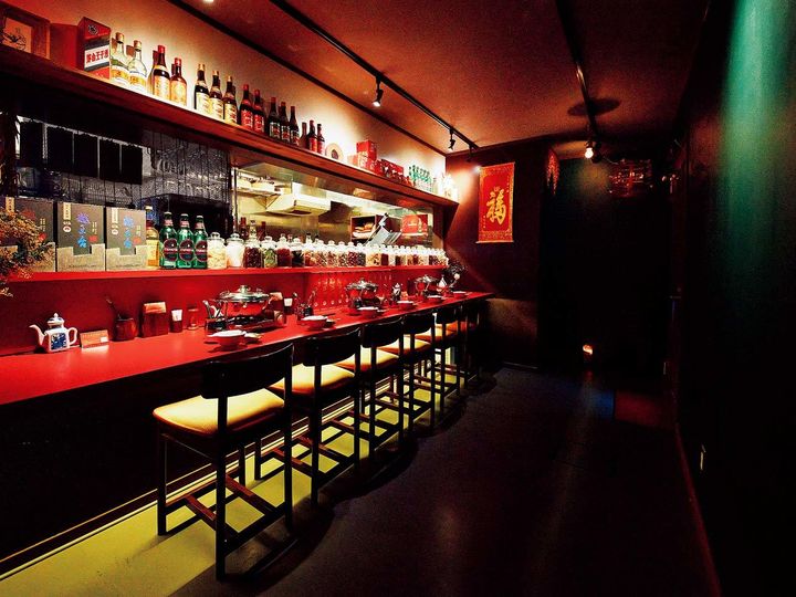 参宮橋『麻辣火鍋専門店 越智』の内観