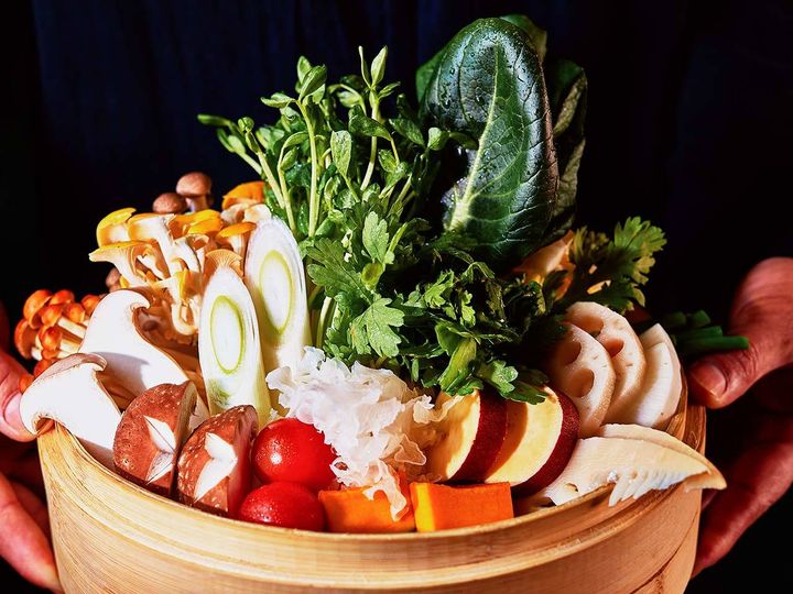 参宮橋『麻辣火鍋専門店 越智』の「至福コース」の季節の彩り野菜