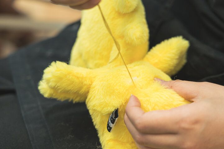 スヌーピーミュージアムのぬいぐるみワークショップに「ウッドストック」が新登場！期間限定オリジナル缶バッジ作りも