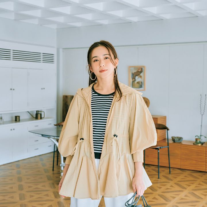 気温20度の雨の日服装例:雨＆UV対策もできるラッシュパーカーで快適コーデ