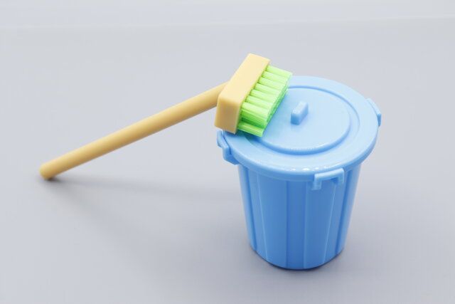 キャンドゥのmini おそうじゴミばことミニチュアのデッキブラシ