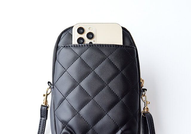 スマホポーチ 背面ポケット