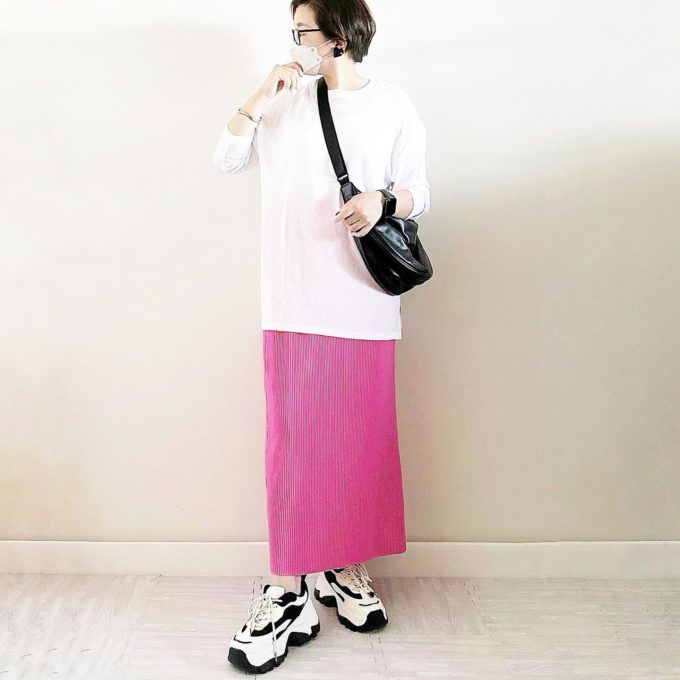 シアーロングスリーブTシャツ×UNIQLO：Cのブラックの「レザータッチラウンドショルダーバッグ」