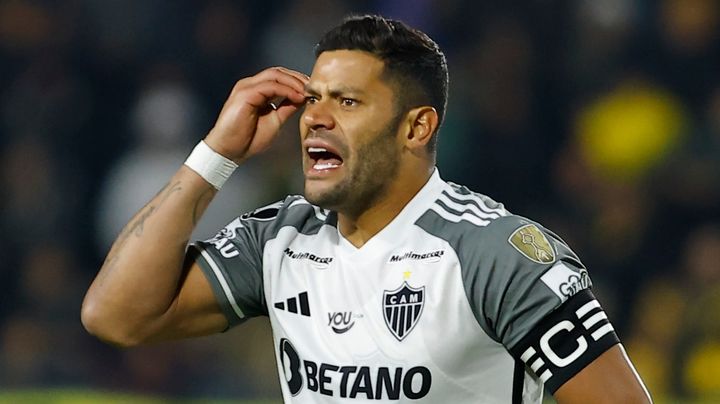 元Jリーガーのフッキ、連続イエローカードで退場…「読唇術をやれよ」と怒り心頭