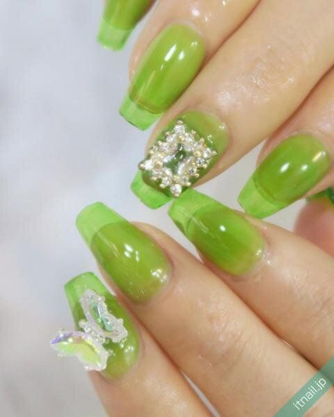 gloss nailが投稿したネイルデザイン [photoid:I0126855] via Itnail Design (735345)