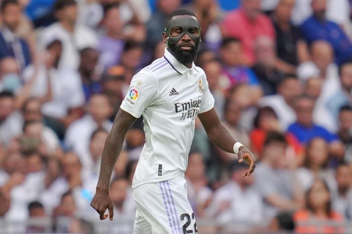 鼻骨骨折のエムバペも着用へ！フェイスマスクをつけてプレーした世界のスター6人