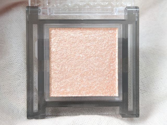 セザンヌ シングルシャイニーアイシャドウ