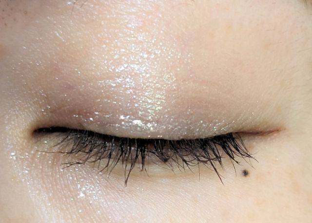 セザンヌ シングルシャイニーアイシャドウ