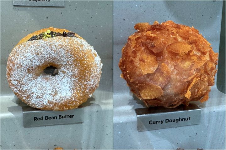 （写真左）「あんバター」、（写真右）「カレー」各420円