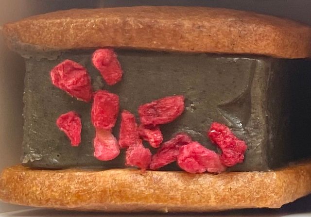 黒ごまフランボワーズ