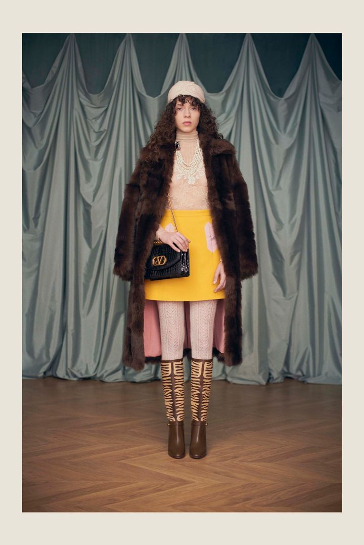 ヴァレンティノ 2025年リゾートコレクションより。