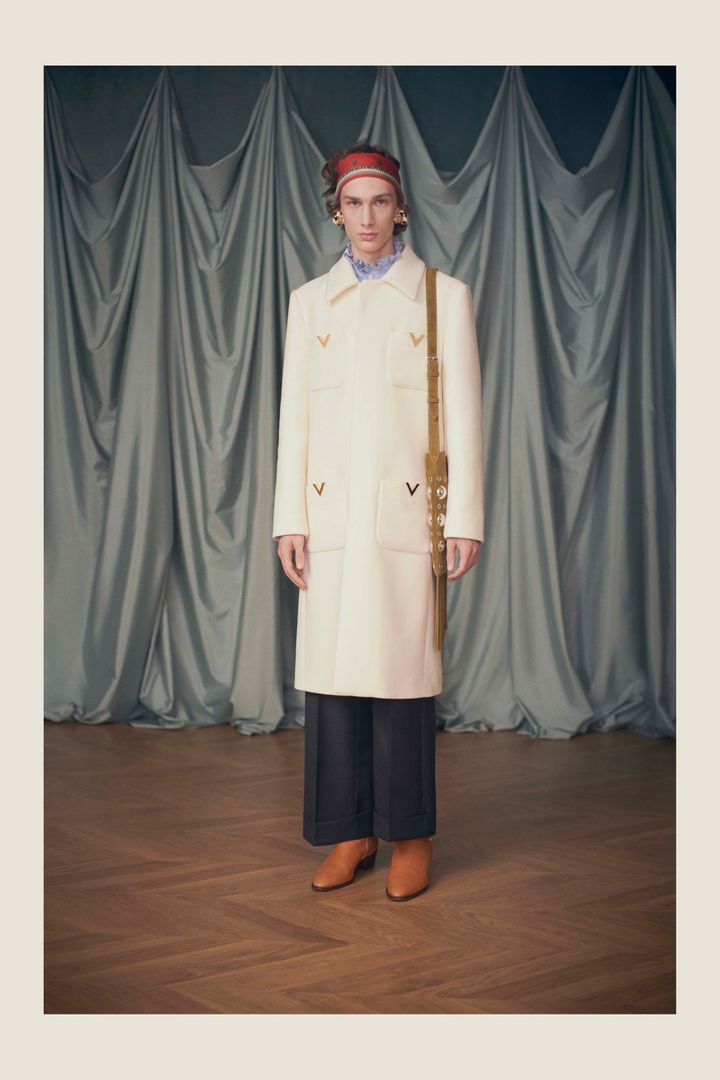 ヴァレンティノ 2025年リゾートコレクションより。