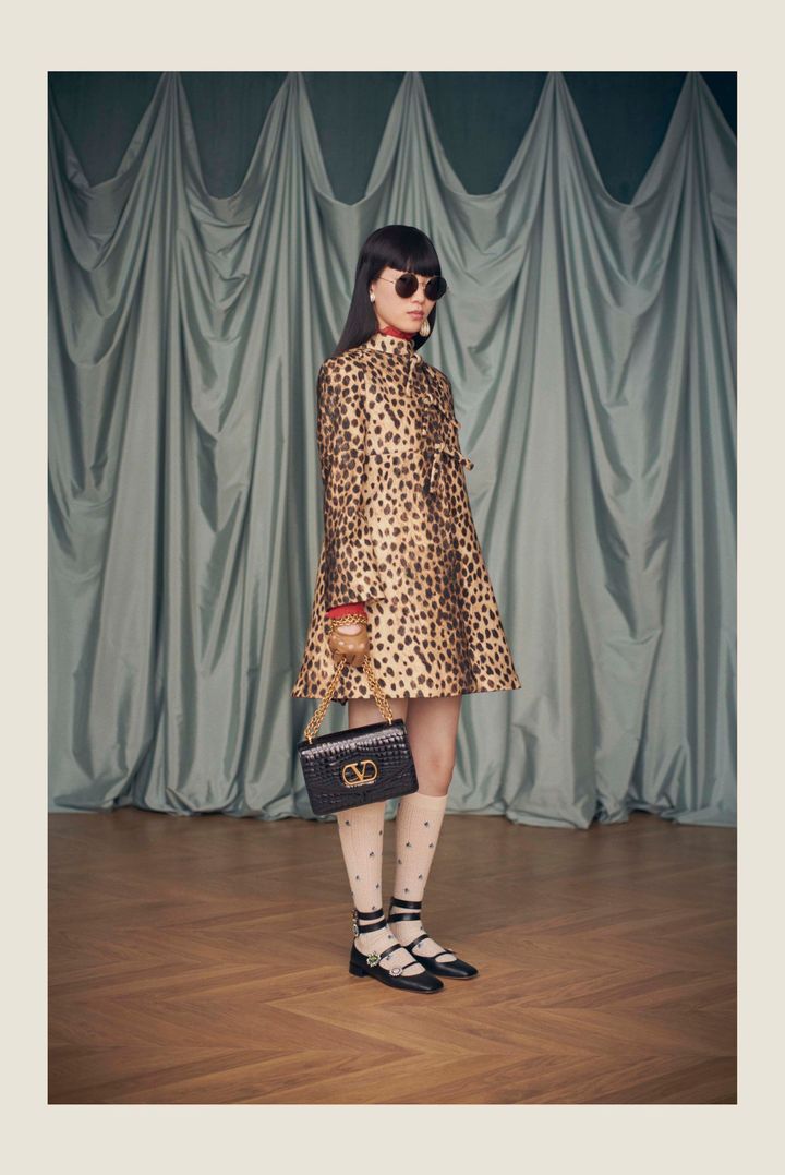 ヴァレンティノ 2025年リゾートコレクションより。