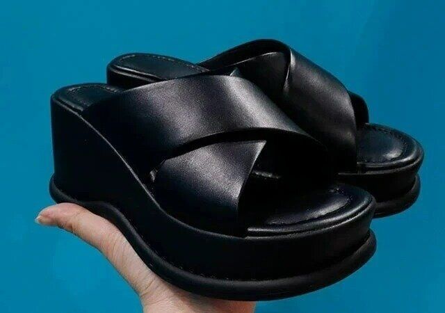 ユニクロレディース値下げプラットフォームサンダル